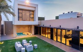 المنتجعات الأولى